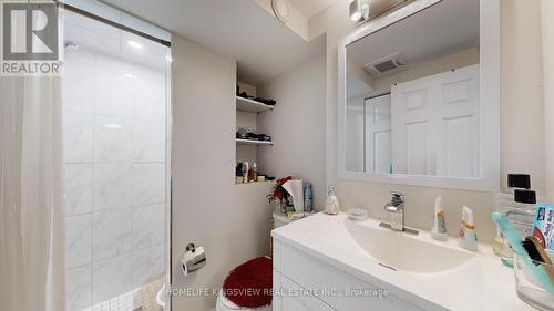 29 Mistdale Crescent, Brampton, ON - Indoor Photo Showing Bathroom