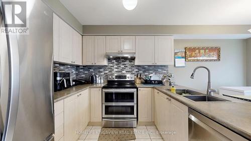 29 Mistdale Crescent, Brampton, ON - Indoor Photo Showing Kitchen With Double Sink