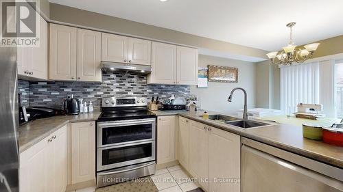 29 Mistdale Crescent, Brampton, ON - Indoor Photo Showing Kitchen With Double Sink With Upgraded Kitchen