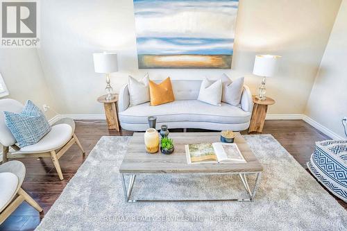 23 Hoskins Square, Brampton, ON - Indoor Photo Showing Living Room