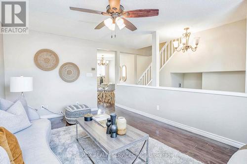 23 Hoskins Square, Brampton, ON - Indoor Photo Showing Living Room