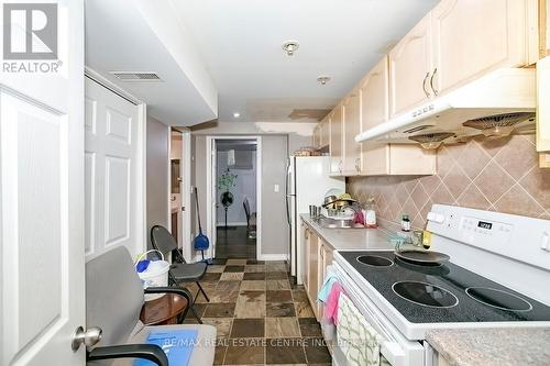 59 Parkside Drive E, Brampton, ON - Indoor Photo Showing Kitchen