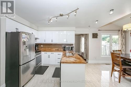 59 Parkside Drive E, Brampton, ON - Indoor Photo Showing Kitchen