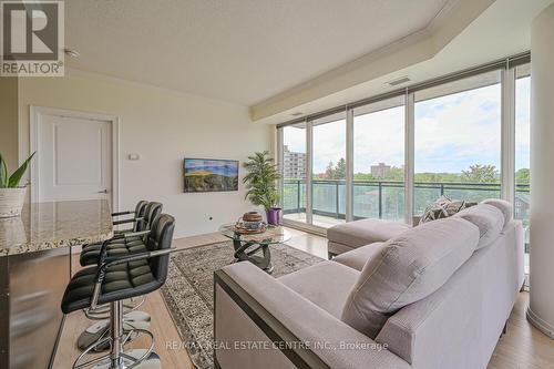 608 - 100 John Street, Brampton, ON - Indoor Photo Showing Living Room