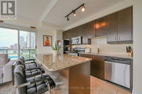 608 - 100 John Street, Brampton, ON - Indoor Photo Showing Kitchen