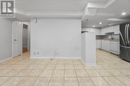 Lower - 3 Brambank Acres, Brampton (Fletcher'S Meadow), ON - Indoor Photo Showing Kitchen