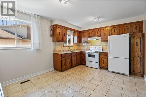 14 Norbert Road, Brampton, ON - Indoor Photo Showing Kitchen