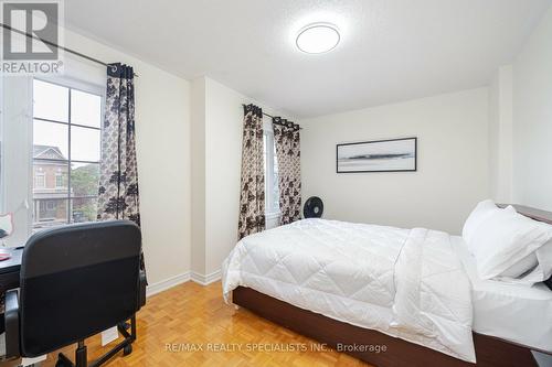 16 Mountland Road, Brampton, ON - Indoor Photo Showing Bedroom