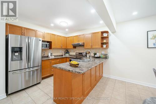 16 Mountland Road, Brampton, ON - Indoor Photo Showing Kitchen