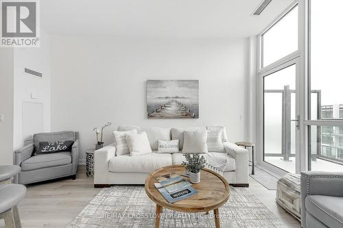 427 - 415 Sea Ray Avenue, Innisfil, ON - Indoor Photo Showing Living Room