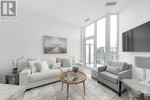 427 - 415 Sea Ray Avenue, Innisfil, ON - Indoor Photo Showing Living Room