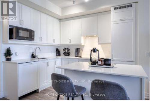 1010 - 9075 Jane Street, Vaughan (Concord), ON - Indoor Photo Showing Kitchen With Upgraded Kitchen