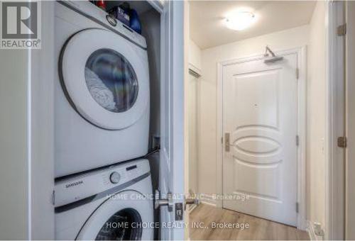 1010 - 9075 Jane Street, Vaughan (Concord), ON - Indoor Photo Showing Laundry Room