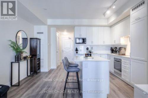 1010 - 9075 Jane Street, Vaughan (Concord), ON - Indoor Photo Showing Kitchen