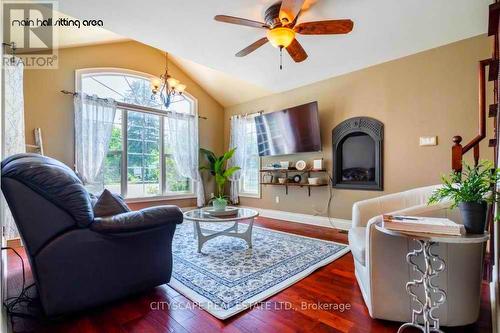 10300 Ravenshoe Road, Georgina, ON - Indoor Photo Showing Living Room With Fireplace