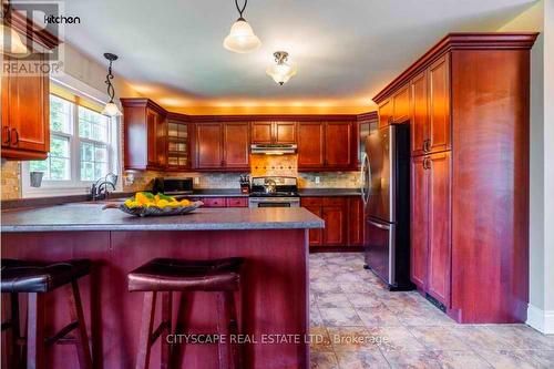 10300 Ravenshoe Road, Georgina, ON - Indoor Photo Showing Kitchen