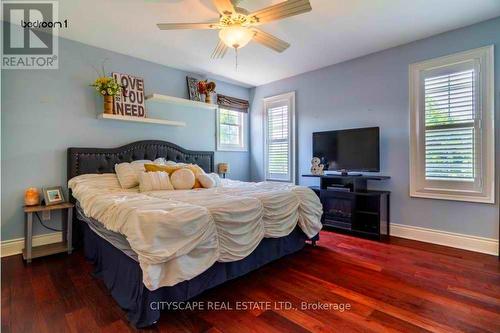 10300 Ravenshoe Road, Georgina, ON - Indoor Photo Showing Bedroom