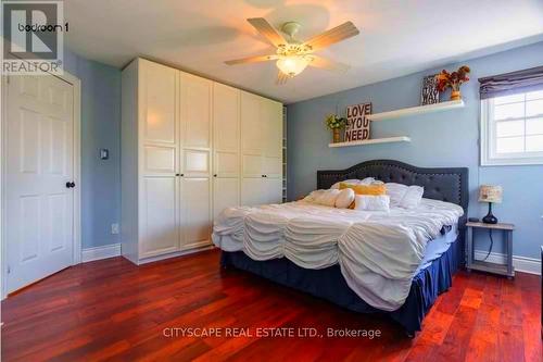 10300 Ravenshoe Road, Georgina, ON - Indoor Photo Showing Bedroom