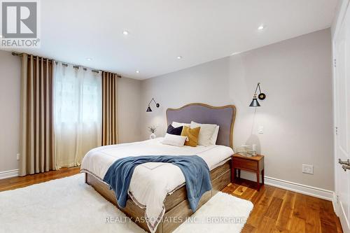 18 Walmer Road, Richmond Hill, ON - Indoor Photo Showing Bedroom