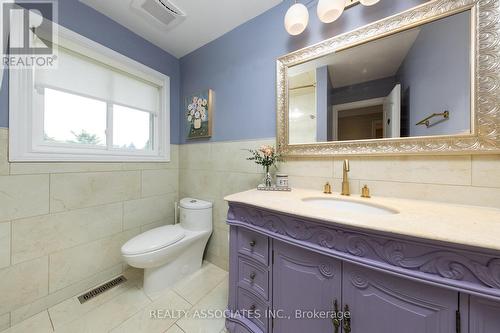 18 Walmer Road, Richmond Hill, ON - Indoor Photo Showing Bathroom