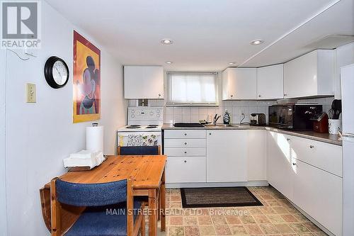 88 Spruce Street, Aurora, ON - Indoor Photo Showing Kitchen