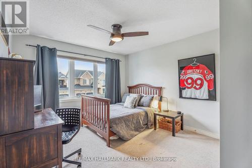 68 Vandervoort Drive, Richmond Hill, ON - Indoor Photo Showing Bedroom