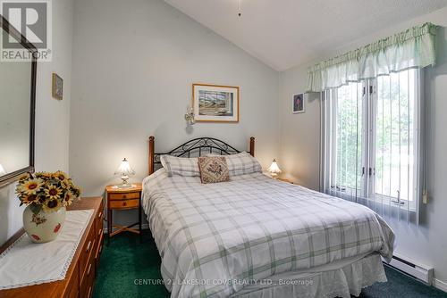 40 Simcoe Road N, Ramara (Brechin), ON - Indoor Photo Showing Bedroom