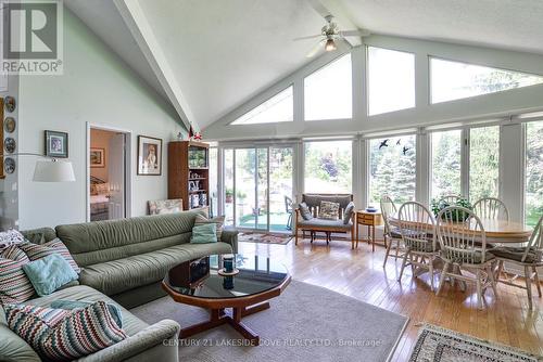 40 Simcoe Road N, Ramara (Brechin), ON - Indoor Photo Showing Living Room