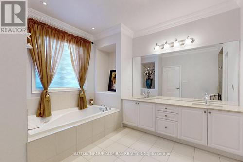 70 Bond Crescent, Richmond Hill, ON - Indoor Photo Showing Bathroom