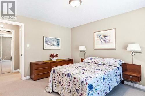 111 Meadow Lane, Wasaga Beach, ON - Indoor Photo Showing Bedroom