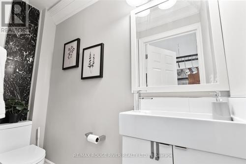 511 Albert Street, Oshawa, ON - Indoor Photo Showing Bathroom