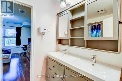 H3 - 1661 Nash Road, Clarington, ON - Indoor Photo Showing Bathroom