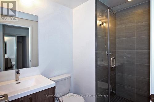 1005 - 77 Mutual Street, Toronto, ON - Indoor Photo Showing Bathroom