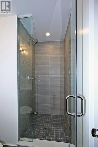 1005 - 77 Mutual Street, Toronto, ON - Indoor Photo Showing Bathroom
