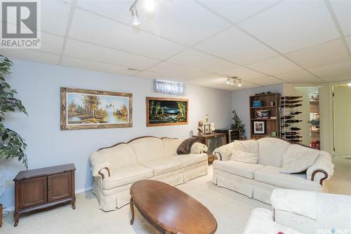 34 Albany Crescent, Saskatoon, SK - Indoor Photo Showing Living Room