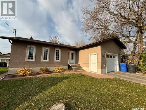 204 Glasgow Avenue, Saltcoats, SK - Outdoor