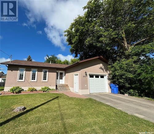 204 Glasgow Avenue, Saltcoats, SK - Outdoor