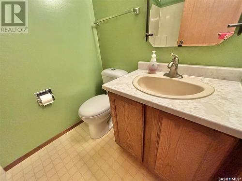 204 Glasgow Avenue, Saltcoats, SK - Indoor Photo Showing Bathroom