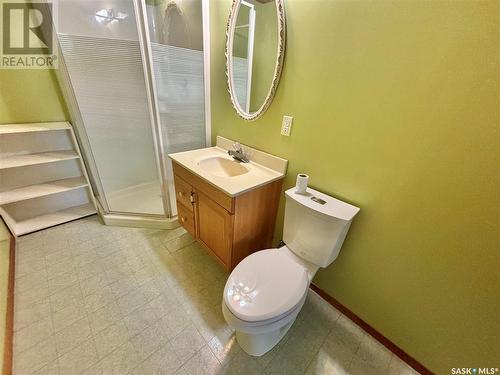 204 Glasgow Avenue, Saltcoats, SK - Indoor Photo Showing Bathroom