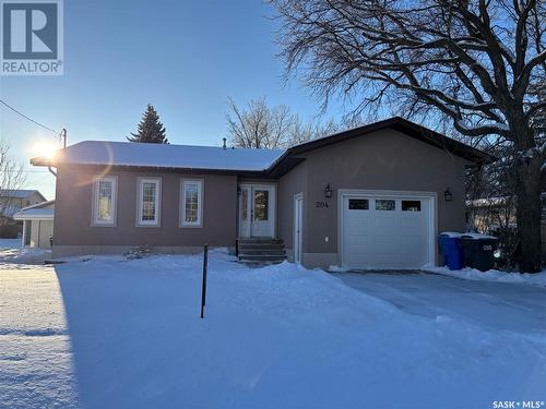 204 Glasgow Avenue, Saltcoats, SK - Outdoor