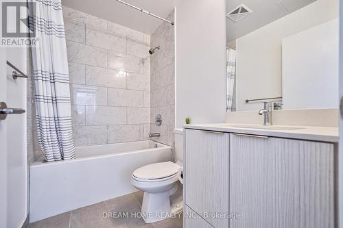 402 - 32 Forest Manor Road, Toronto, ON - Indoor Photo Showing Bathroom