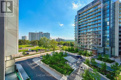402 - 32 Forest Manor Road, Toronto, ON - Outdoor