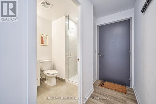 402 - 32 Forest Manor Road, Toronto, ON - Indoor Photo Showing Bathroom