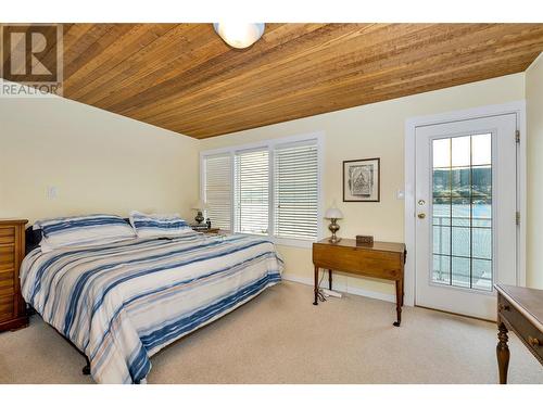 7870 Tronson Road, Vernon, BC - Indoor Photo Showing Bedroom