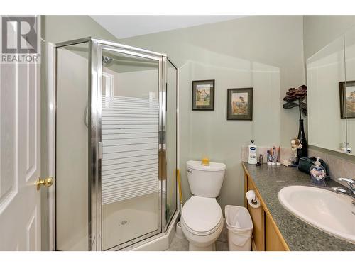 7870 Tronson Road, Vernon, BC - Indoor Photo Showing Bathroom