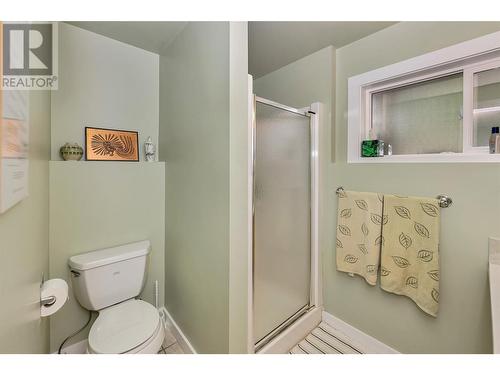 7870 Tronson Road, Vernon, BC - Indoor Photo Showing Bathroom