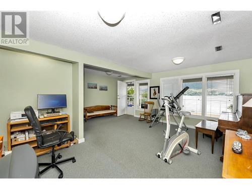 7870 Tronson Road, Vernon, BC - Indoor Photo Showing Gym Room