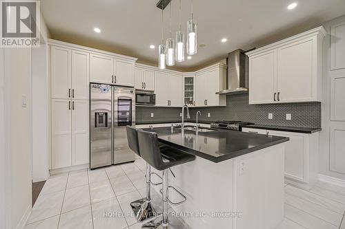 2 Boathouse Road, Brampton, ON - Indoor Photo Showing Kitchen With Upgraded Kitchen