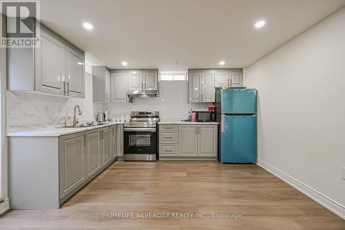 2 Boathouse Road, Brampton, ON - Indoor Photo Showing Kitchen