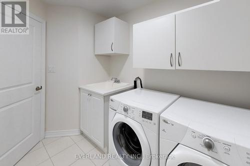 31 Paper Mills Crescent, Richmond Hill, ON - Indoor Photo Showing Laundry Room